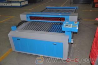 激光切割機 德誠品牌與密度板切割應(yīng)用詳解